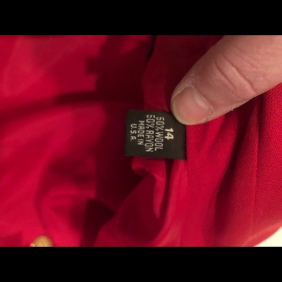 Ellen Tracy  size 14 vintage red jacket gold buttons and banded hem - Picture 10 of 11